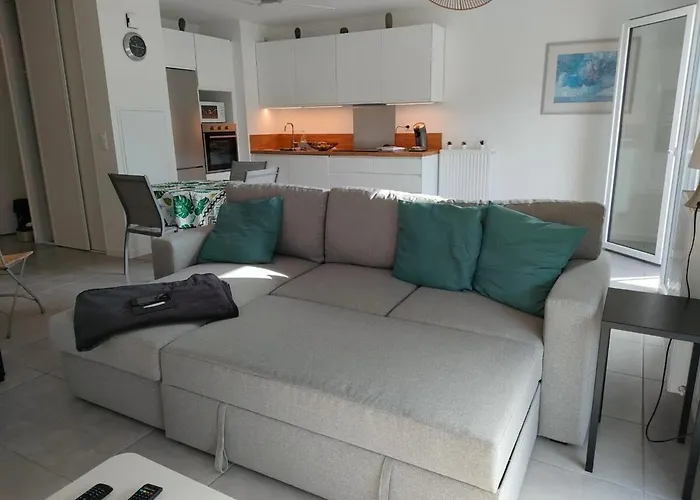 Lou Cantoun Neuve 6 A 8 Personnes *